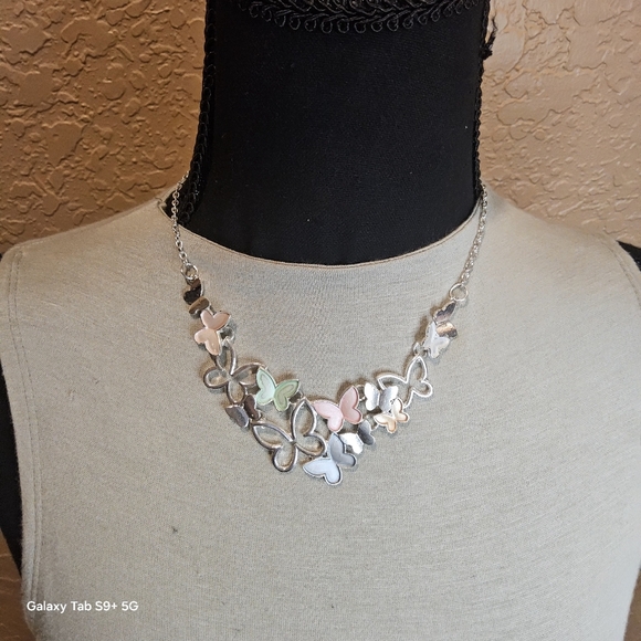 NWT SILVER n MULTI COLOR BUTTERFLY NECKLACE - Picture 3 of 3